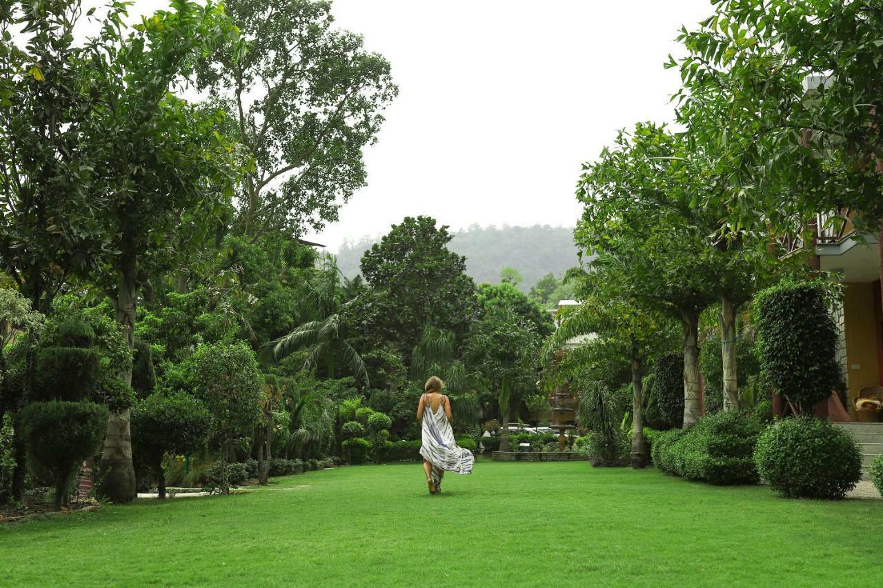 The Narayana Palace By Salvus Hotel Rishīkesh Buitenkant foto